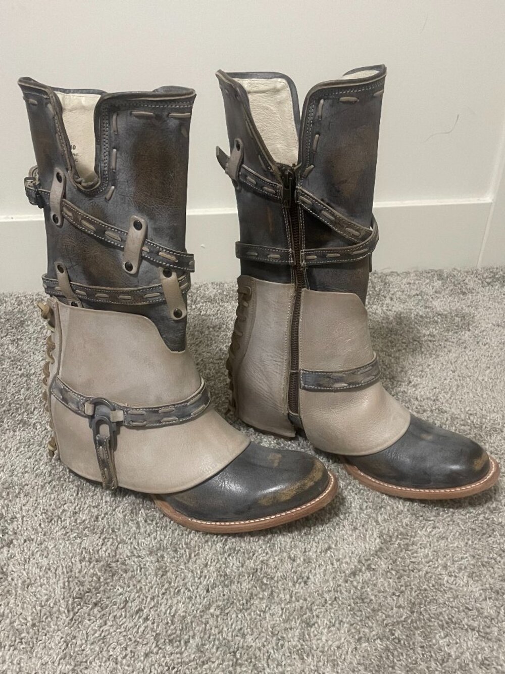 Freebird Crow Boot - Ice/Multi